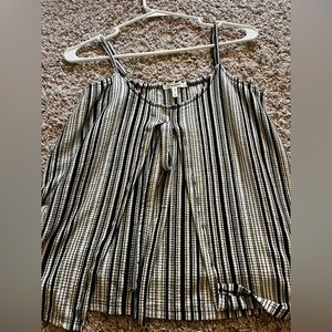 PERFECT MAURICES BLACK ANS WHITE TANK